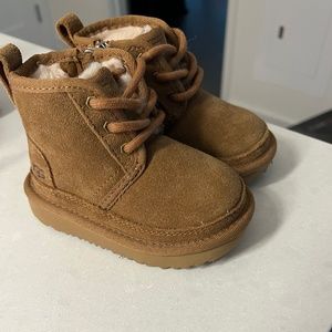 UGG® Neumel II Chukka Boot - Toddler / Little Kid - Chestnut